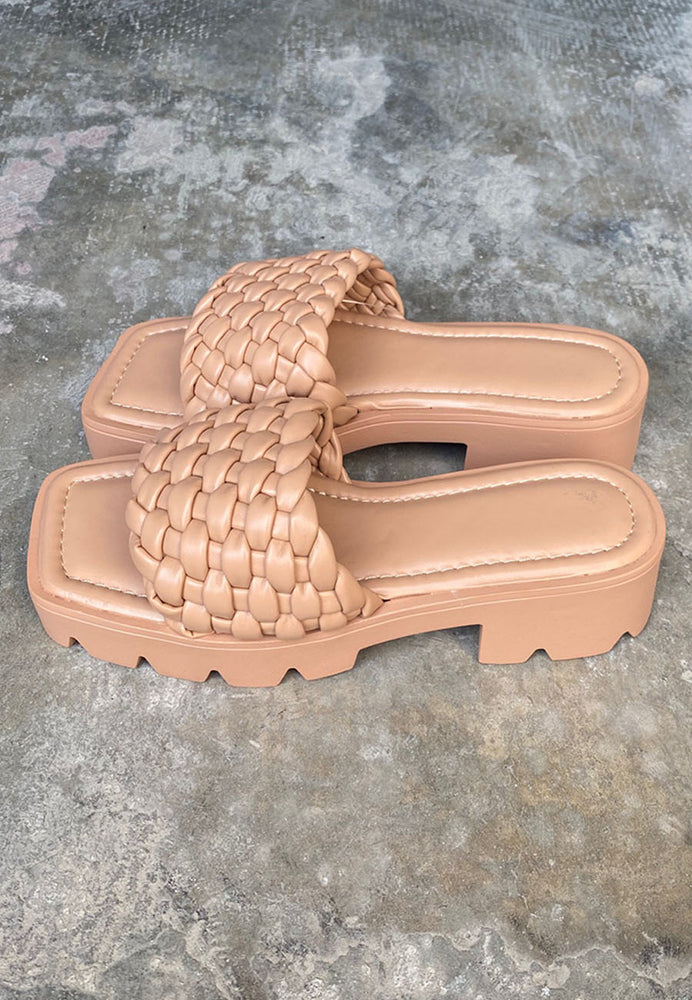 Tractor sandal